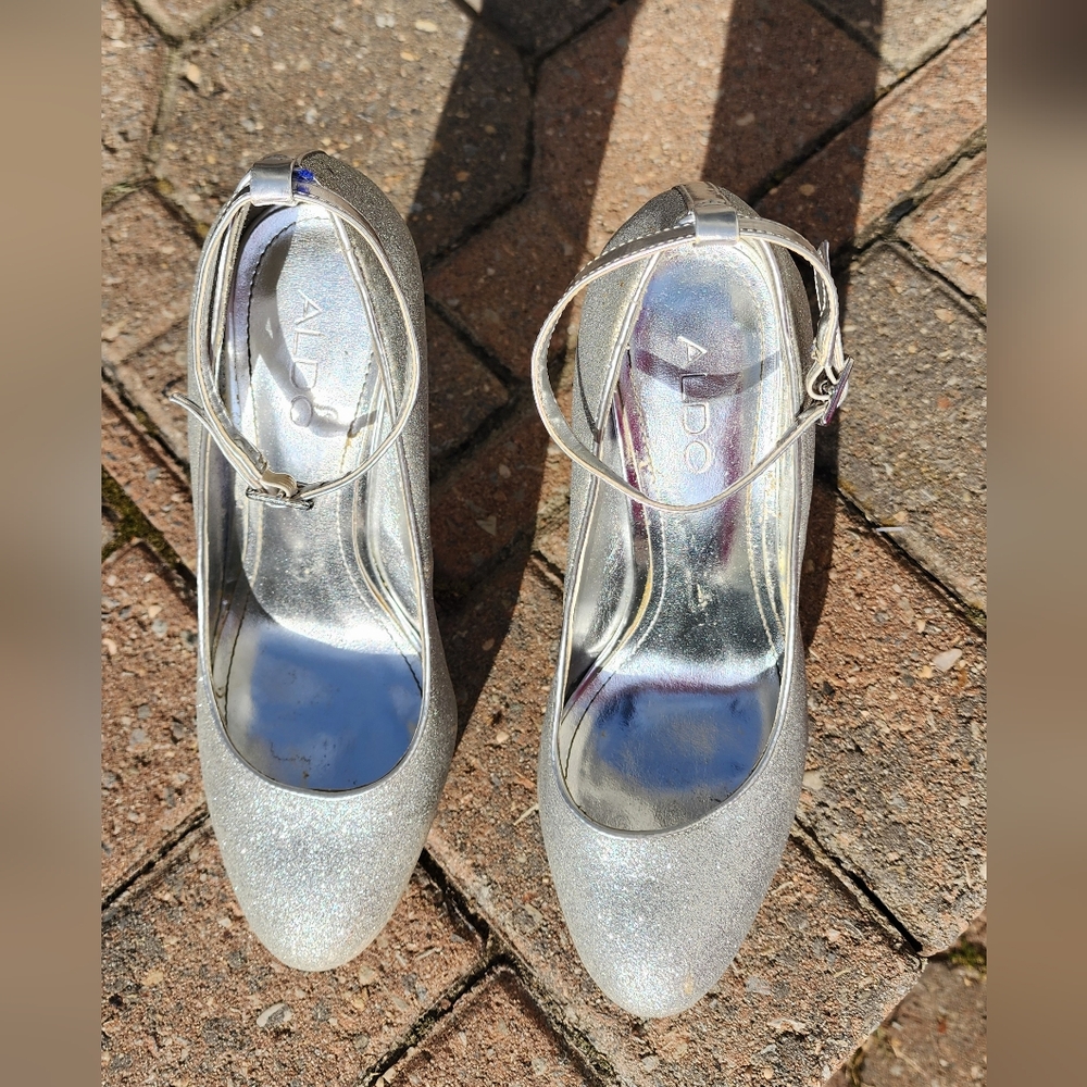 ALDO WOMEN SHOES. Color Silver. Size 37 - Picture 2 of 7